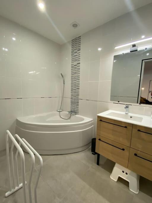 Rez De Jardin Vue Apartment *