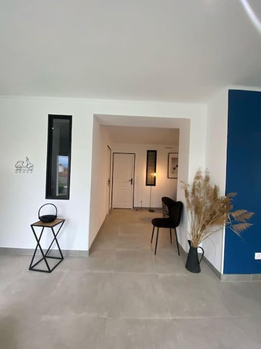 Apartment Rez De Jardin Vue Marseille